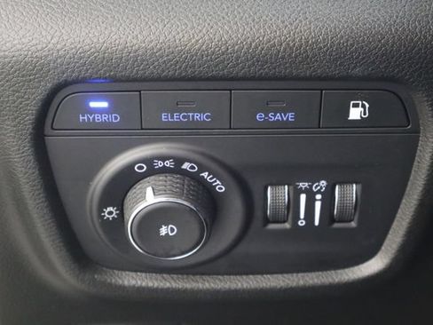 Used 2022 Jeep Grand Cherokee Trailhawk w/ Advanced Protech Group II AWD/4WD image 16