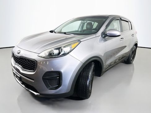 Used 2017 Kia Sportage LX image 3