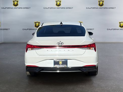 Used 2022 Hyundai Elantra SEL w/ Convenience + Premium Package image 4