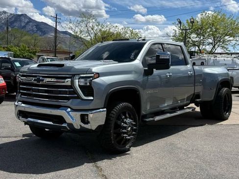 Used 2024 Chevrolet Silverado 3500 LTZ w/ LTZ Plus Package AWD/4WD image 2