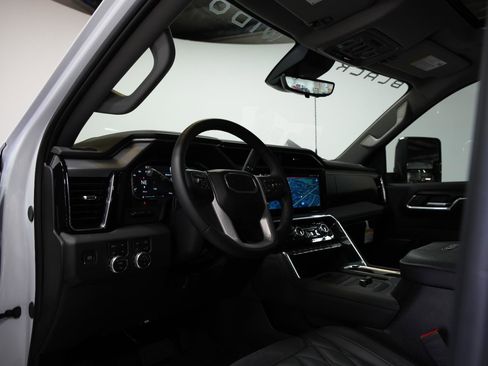 New 2025 GMC Sierra 2500 Denali w/ Denali Reserve Package image 33