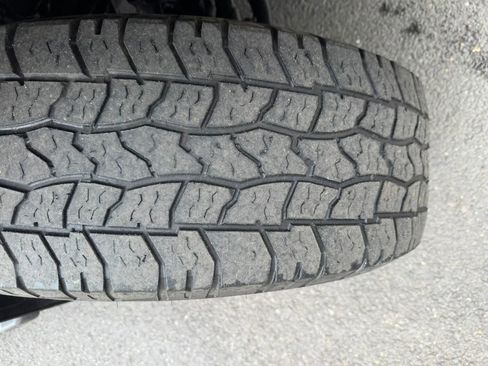 Used 2011 Ford F250 XLT w/ Chrome Pkg AWD/4WD image 6