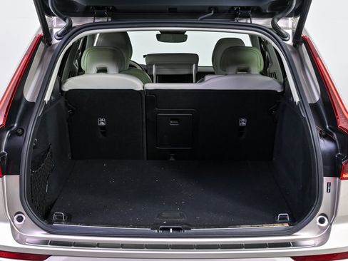 New 2026 Volvo XC60 B5 Ultra w/ Protection Package Premier image 30