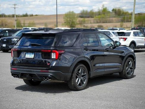 Used 2025 Ford Explorer ST AWD/4WD image 5