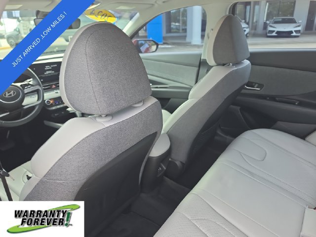 Used 2024 Hyundai Elantra Limited FWD image 11