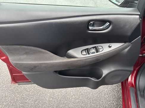 Used 2017 Nissan Leaf S image 14