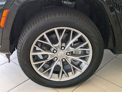 New 2025 Jeep Grand Cherokee L Summit w/ Advanced Protech Group IV image 11