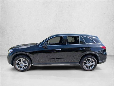 Used 2023 Mercedes-Benz GLC 300 4MATIC image 5