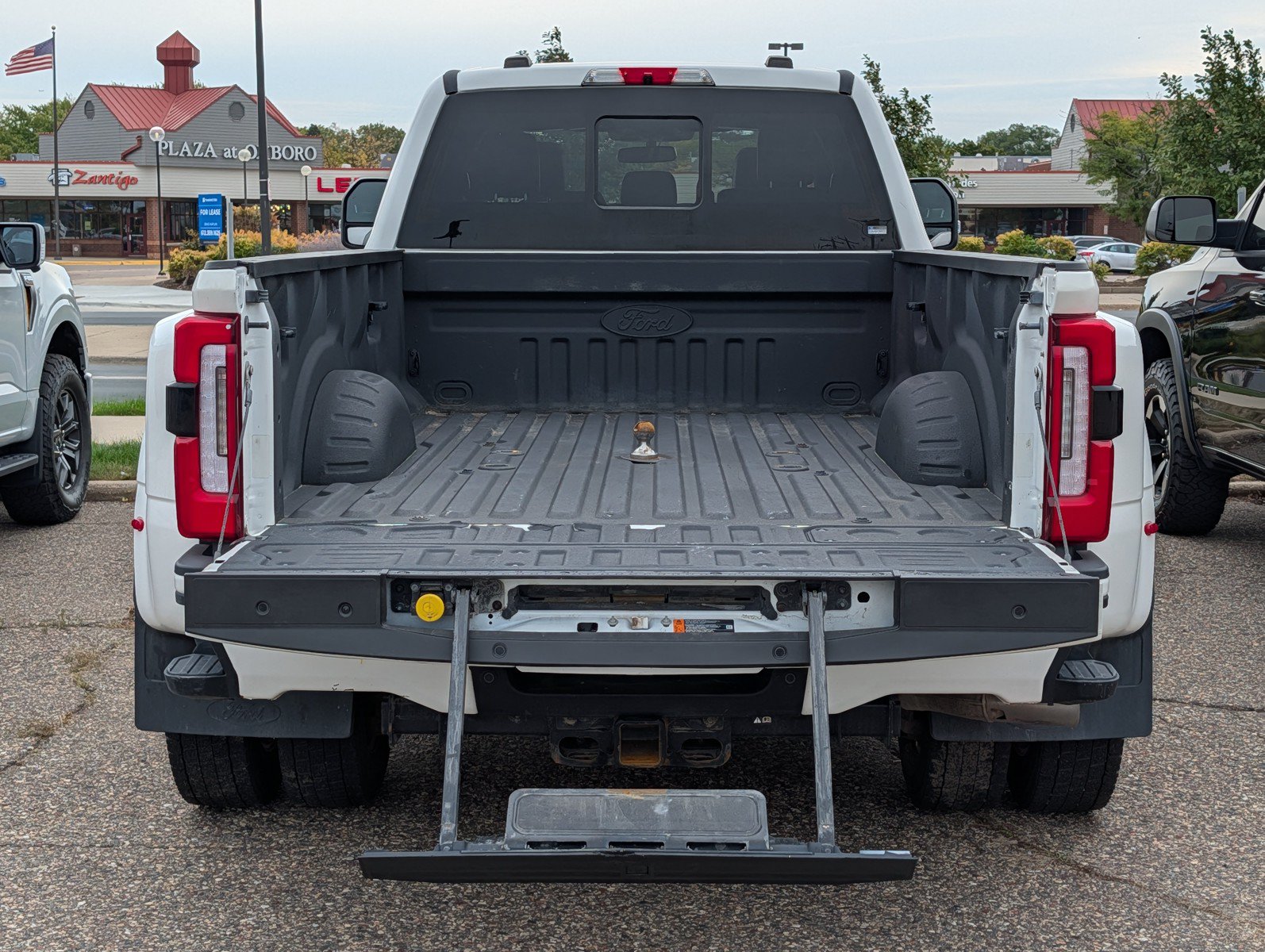 Used 2023 Ford F450 Platinum w/ FX4 Off-Road Package AWD/4WD image 11