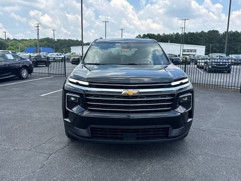 New 2026 Chevrolet Traverse LT w/ Enhanced Driving Package FWD image 3