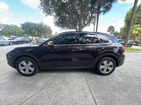 Used 2019 Porsche Cayenne AWD/4WD image 11