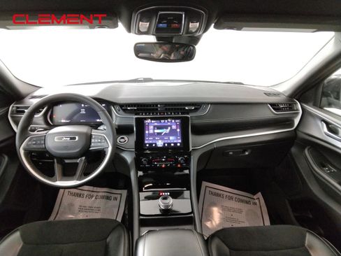 Used 2024 Jeep Grand Cherokee L Laredo AWD/4WD image 31