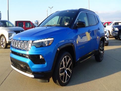 Certified 2025 Jeep Compass Limited w/ Elite Group image 2