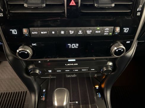 Used 2023 Lexus GX 460 Premium image 13