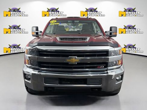 Used 2019 Chevrolet Silverado 2500 LT w/ LT Convenience Package AWD/4WD image 2