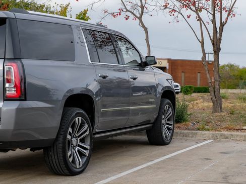 Used 2019 GMC Yukon XL Denali w/ Denali Ultimate Package image 12