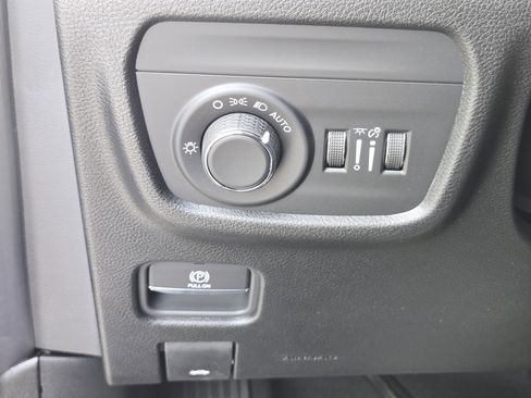 New 2025 Jeep Grand Cherokee L Altitude image 17