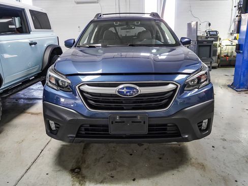 Used 2021 Subaru Outback Premium image 3