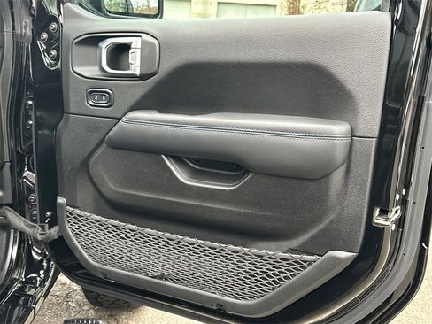 Used 2022 Jeep Wrangler Unlimited Rubicon 4xe w/ Cold Weather Group image 14