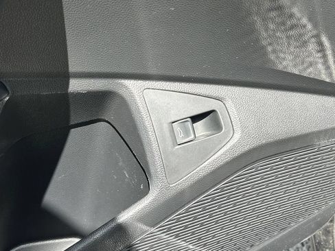 Used 2019 Volkswagen Jetta SE FWD image 19