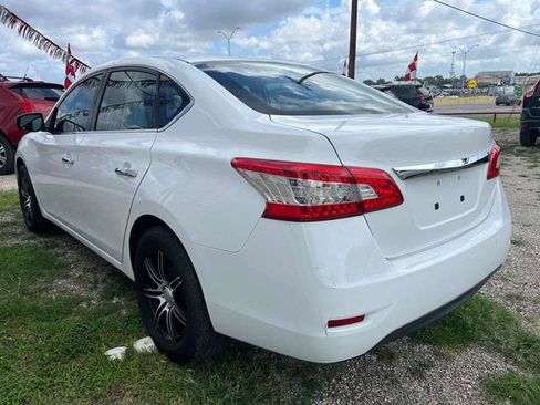 Used 2015 Nissan Sentra S FWD image 5