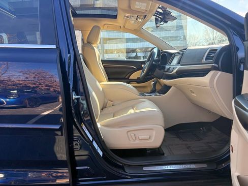 Used 2016 Toyota Highlander Limited image 28