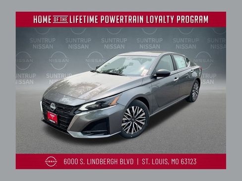 Used 2025 Nissan Altima 2.5 SV image 1