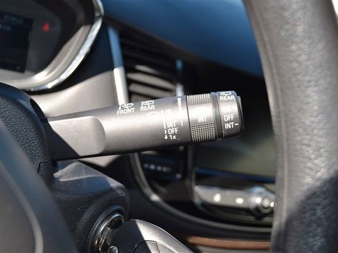 Used 2021 Chevrolet Trax LT image 18