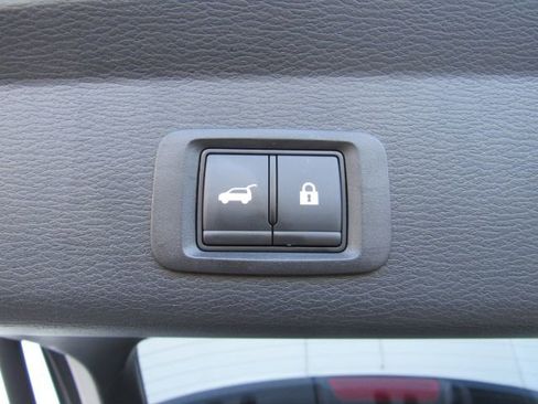 Used 2025 Mitsubishi Outlander SE image 27