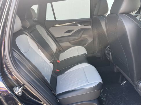 New 2026 Volkswagen Tiguan SE R-Line FWD image 27
