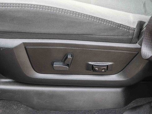 Used 2020 RAM 2500 Big Horn w/ Level 1 Equipment Group image 32