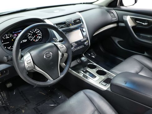 Used 2015 Nissan Altima 3.5 SL image 2