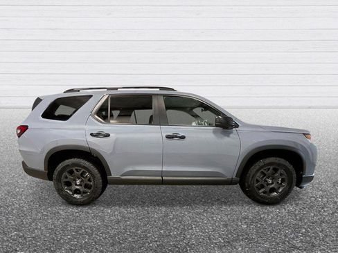New 2026 Honda Pilot TrailSport image 9