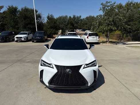 Used 2019 Lexus UX 200 F Sport w/ F Sport Premium Package FWD image 2
