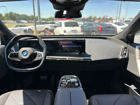 Used 2022 BMW iX xDrive50 w/ Convenience Package AWD/4WD image 12