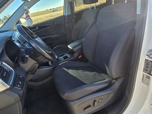 Used 2019 Kia Sorento S image 14