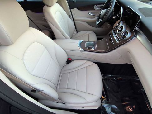Used 2022 Mercedes-Benz GLC 300 GLC 300 image 23