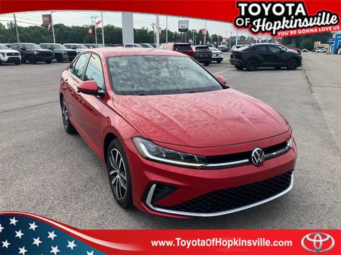 Used 2025 Volkswagen Jetta SE FWD image 1