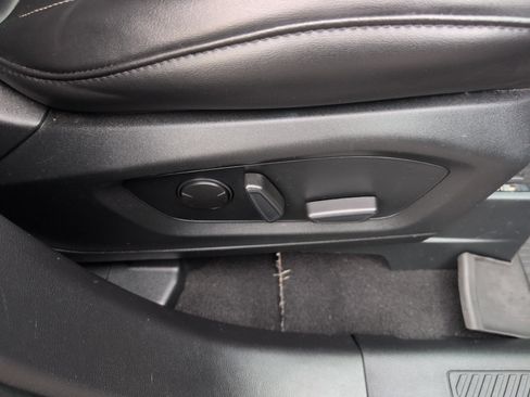 Used 2024 Ford Explorer XLT w/ Equipment Group 202A image 11