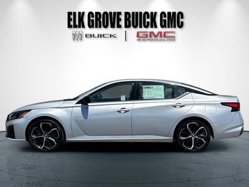 Used 2024 Nissan Altima 2.5 SR FWD image 7