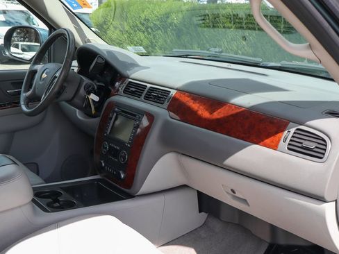 Used 2011 Chevrolet Avalanche LT RWD image 46