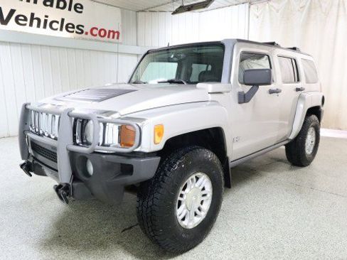 Used 2007 HUMMER H3 Luxury 4X4 image 2