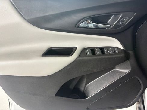Used 2018 Chevrolet Equinox LS image 19