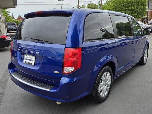 Used 2018 Dodge Grand Caravan SE w/ UConnect Hands-Free Group FWD image 8