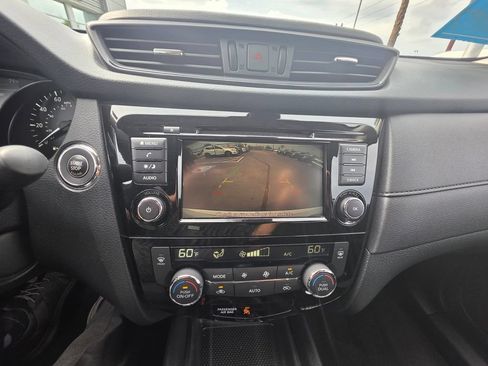 Used 2020 Nissan Rogue SV FWD image 19