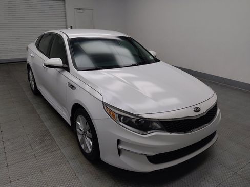 Used 2018 Kia Optima LX w/ 17" Alloy Wheels Package FWD image 13