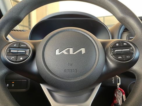 Used 2025 Kia Soul LX w/ LX Technology Package image 25