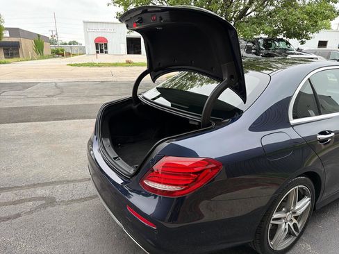 Used 2017 Mercedes-Benz E 300 4MATIC image 25