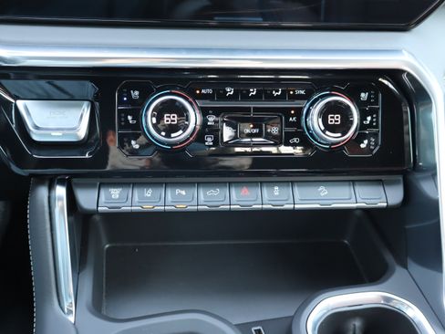 Used 2025 GMC Sierra 2500 Denali Ultimate w/ Max Trailering Package image 32