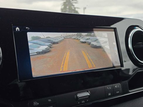 Used 2025 Mercedes-Benz Sprinter 2500 image 31
